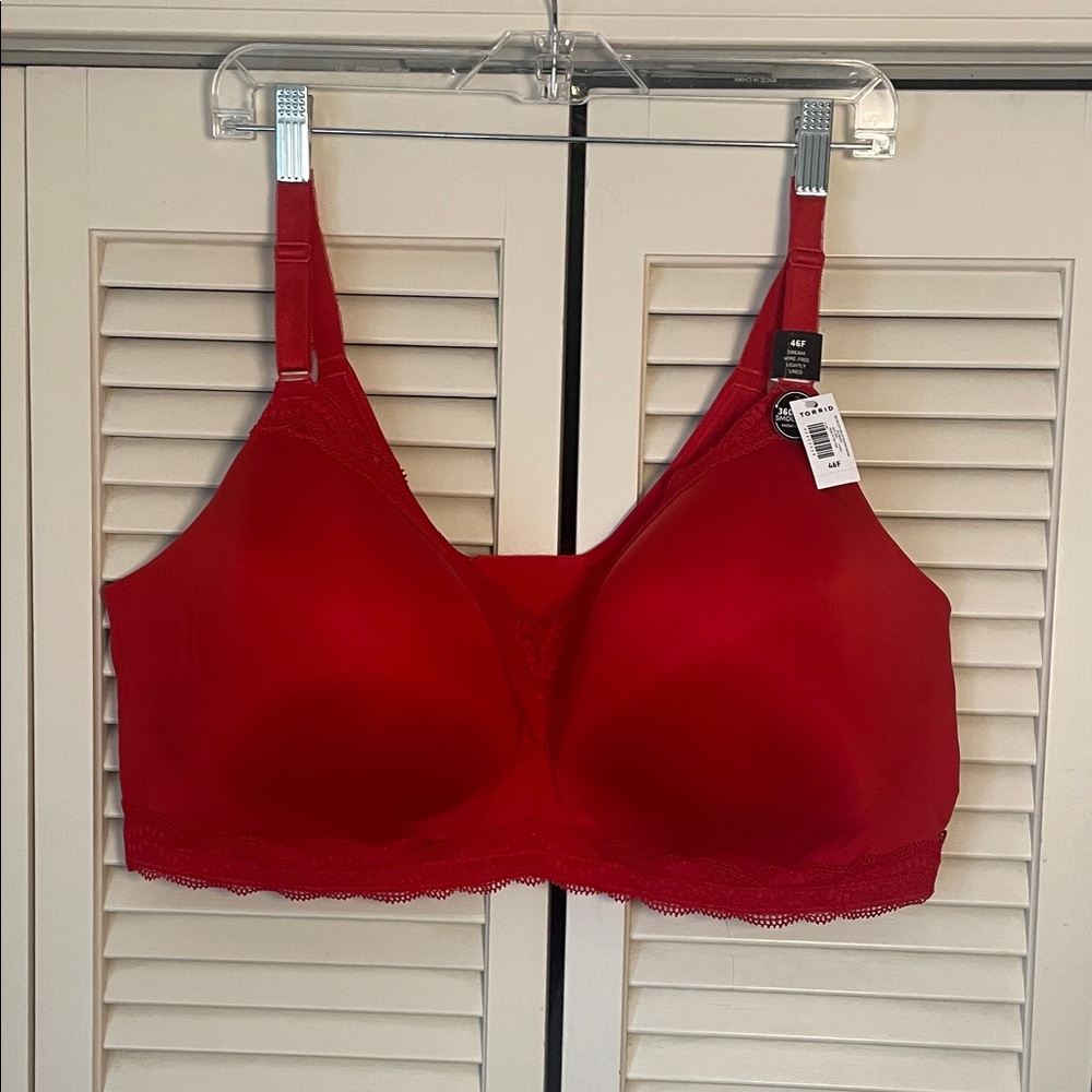 NWT Torrid Dream Wire-free Lightly lined Lace Accent Bra Sz 46F Red